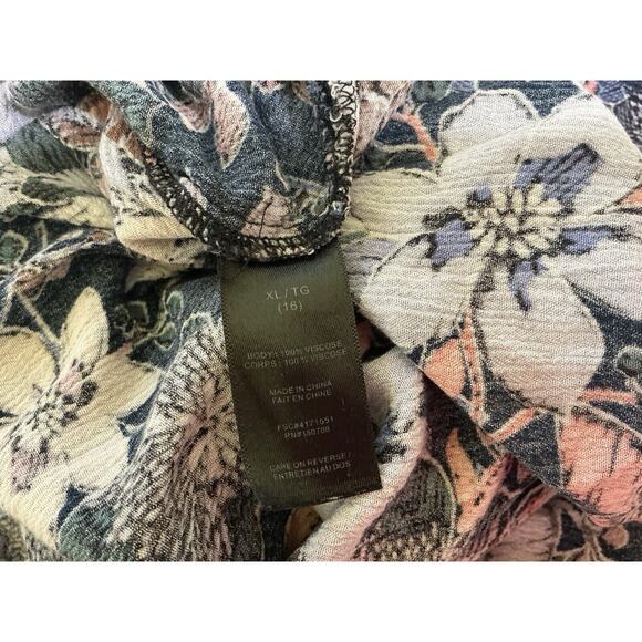 Mark‎ Woman’s Floral Pleated Blouse Size XL Viscose Material Bell Sleeves - Picture 4 of 8